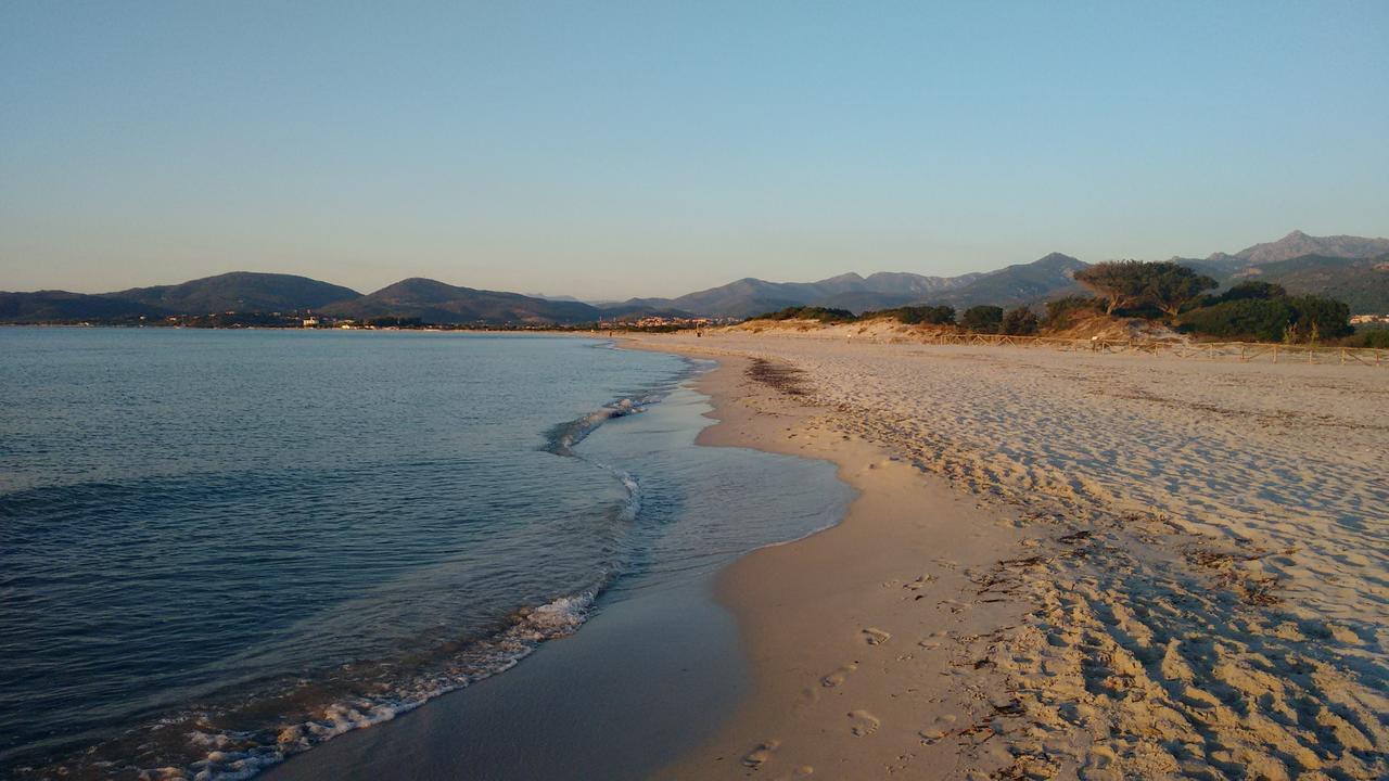 Appartamento Residenziale Trilocale 6 Posti Letto Via Sardegna San Teodoro Exterior foto