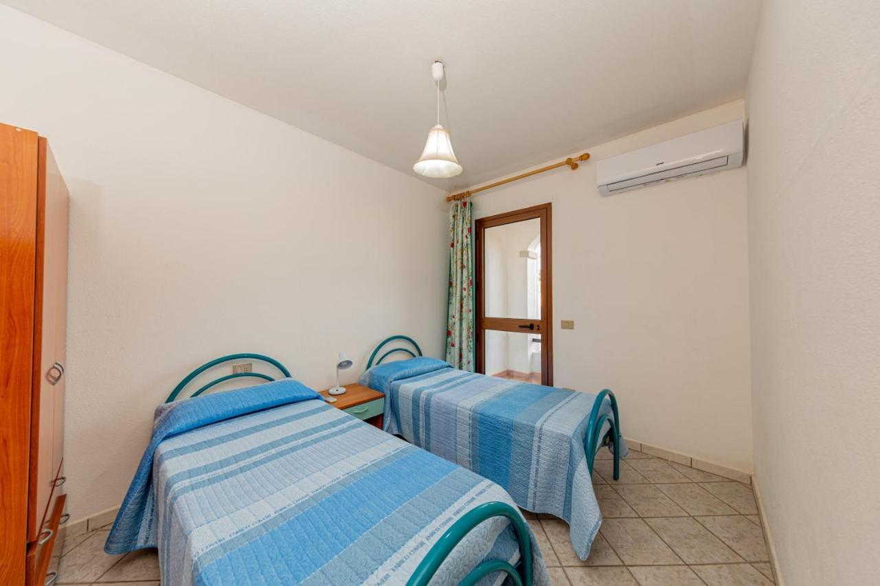 Appartamento Residenziale Trilocale 6 Posti Letto Via Sardegna San Teodoro Exterior foto