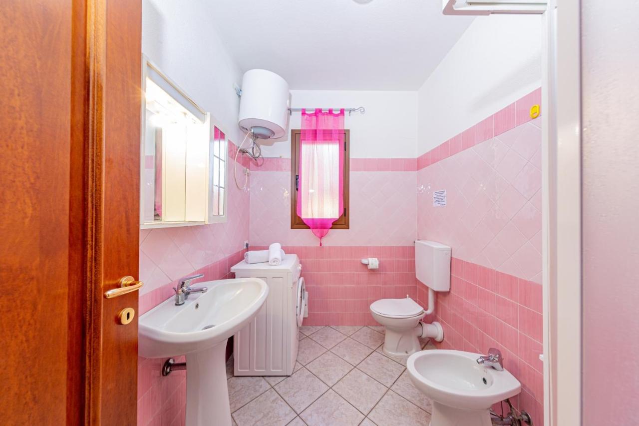 Appartamento Residenziale Trilocale 6 Posti Letto Via Sardegna San Teodoro Exterior foto